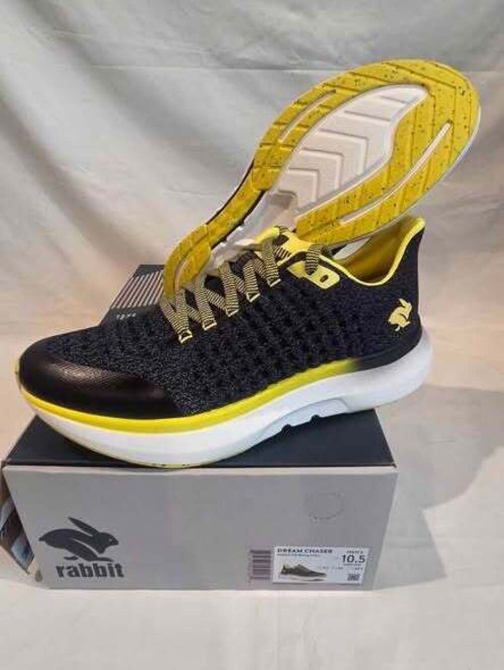 Men's Rabbit Dream Chaser Running Shoes Men's 10.5 Blazing Yellow. New!